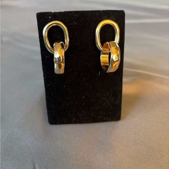 NEW Gold Tone Double Link Post Earrings NWT - Picture 1 of 8